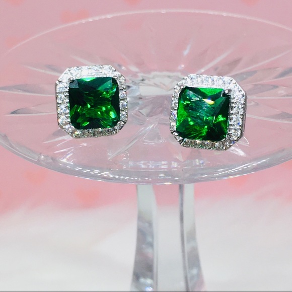 14k white gold earrings emerald 3 CT stud halo in box - Picture 2 of 9